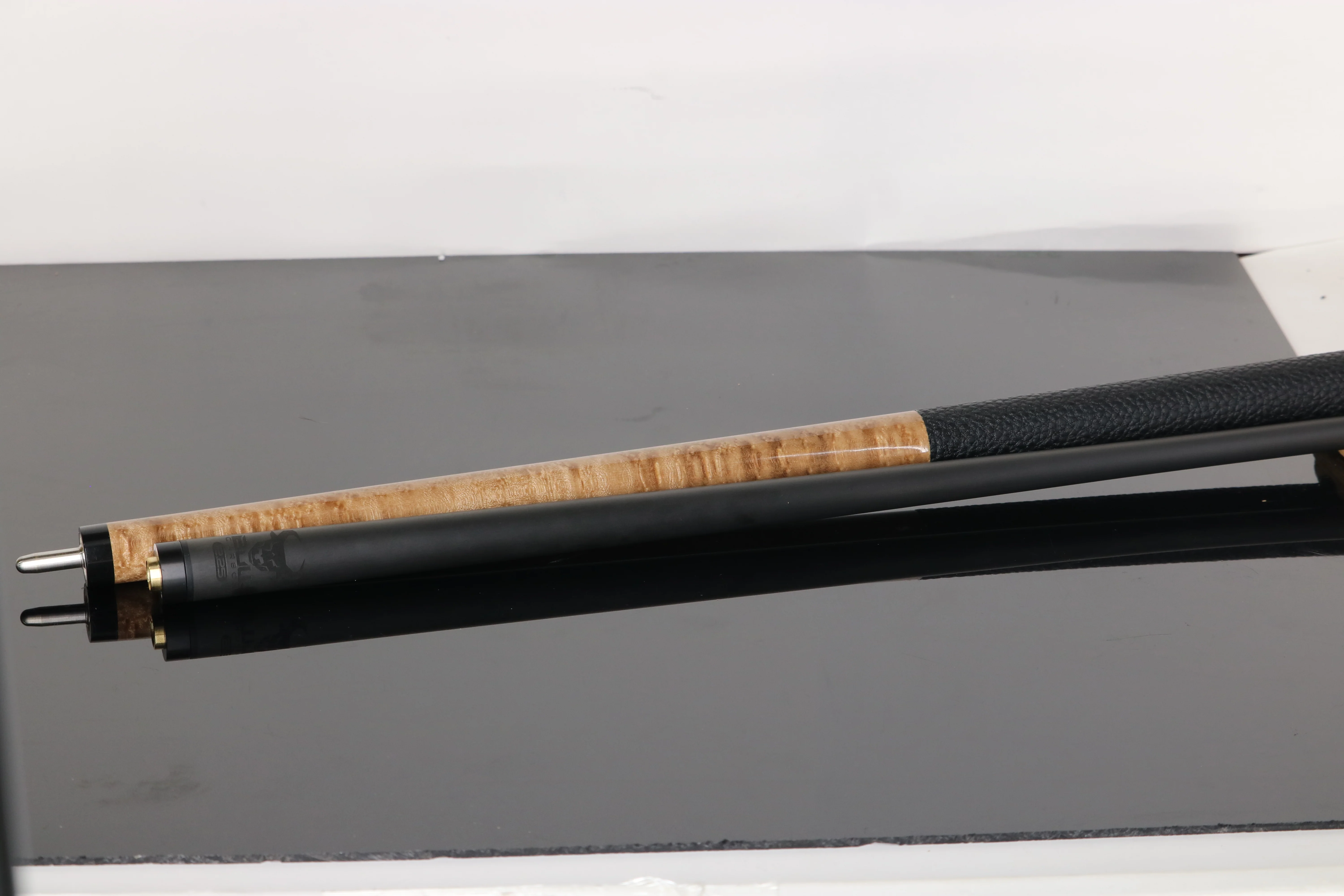 Bull Carbon Taupe-Stained Birdseye Maple Play Cue with Textured Leather Wrap - Image 4