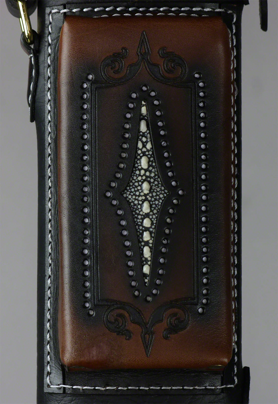 Volturi Custom Brogue Tan 2x4 Hard Pool Cue Case - VCBS2x4TANBLK - Image 3